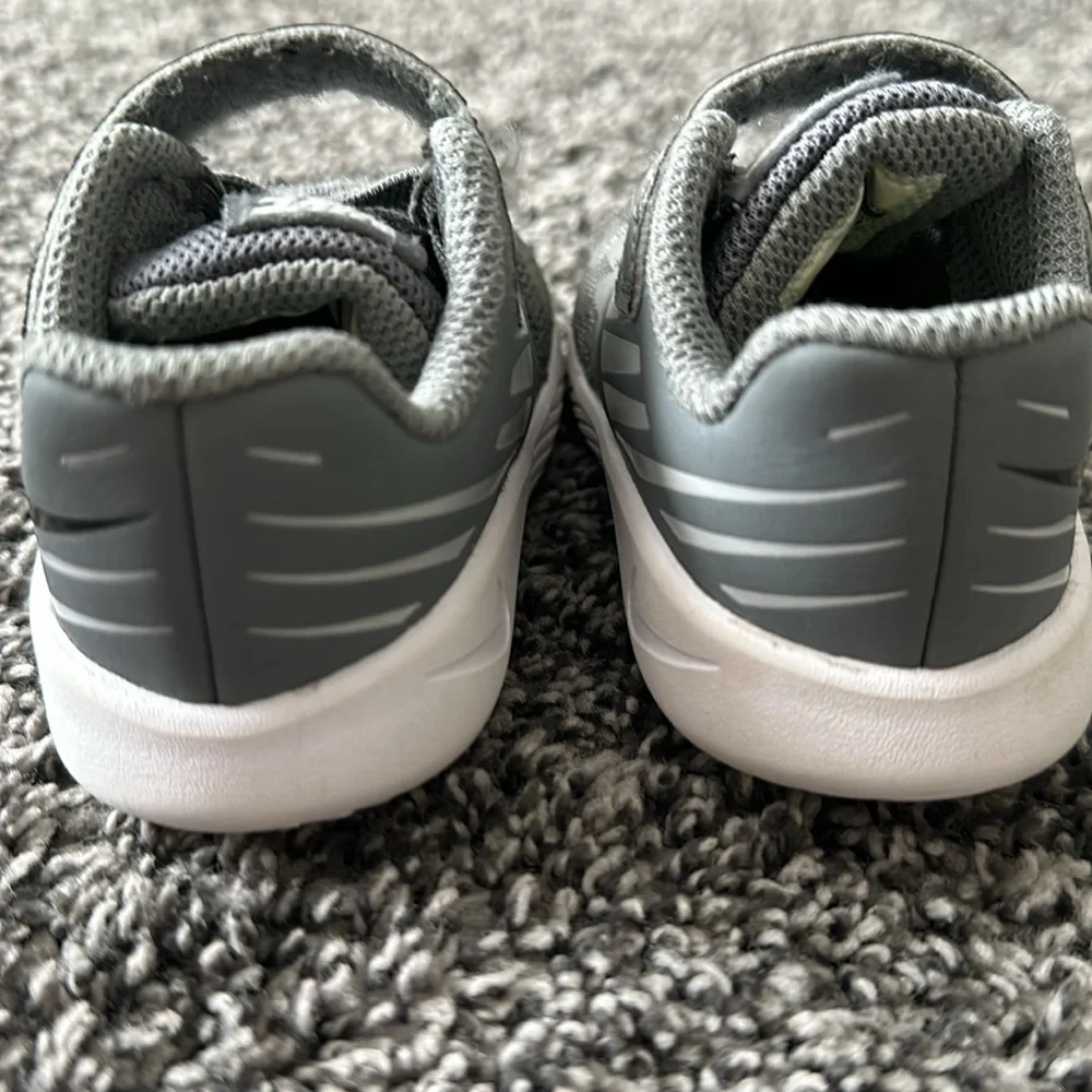Baby Nike Walking Shoes Size 5
